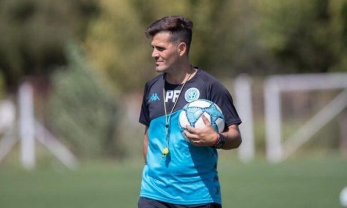 José Micciulli, el preparador físico de Belgrano. "Necesitamos al menos ocho semanas para poner en condiciones al plantel. Con seis nos conformamos, cuatro sería poco".