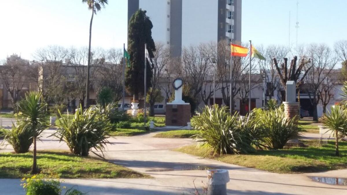Colorinches tresarroyenses: breve historia de La Plaza España