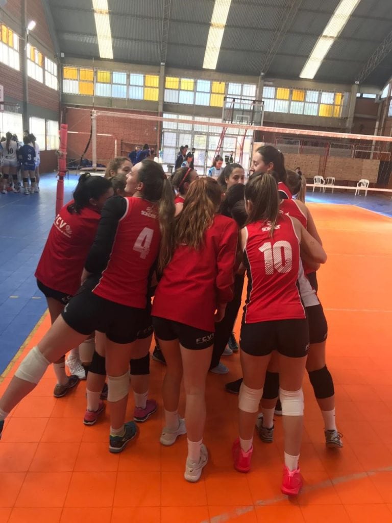 Mora Audenino en la final con la Selección de Córdoba de Voley sub 17