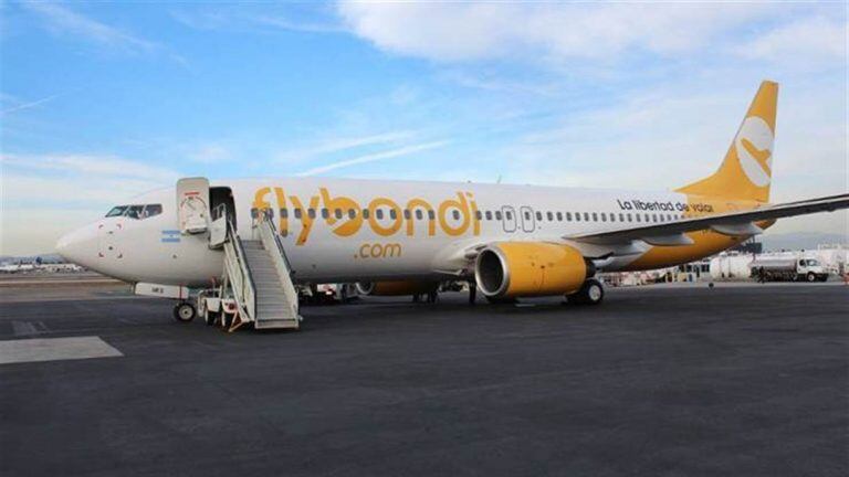 Flybondi, la empresa que domina la oferta Low Cost, une Mendoza con Córdoba, Buenos Aires y Neuquén.