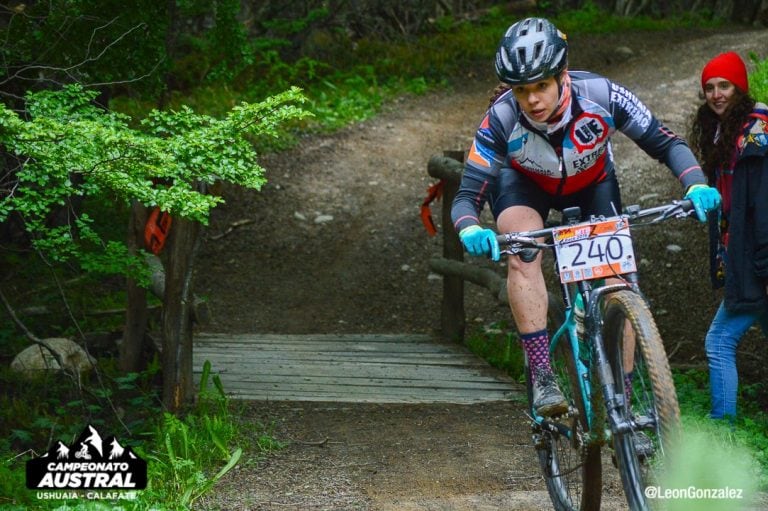 Angela NIeva. 1º Fecha del Campeonato Austral de MTB - Ushuaia / Fotos: León González