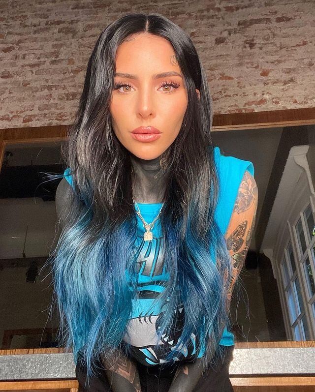 Cande Tinelli compartió en sus historias varios momentos durante la realización de su cambio de look.