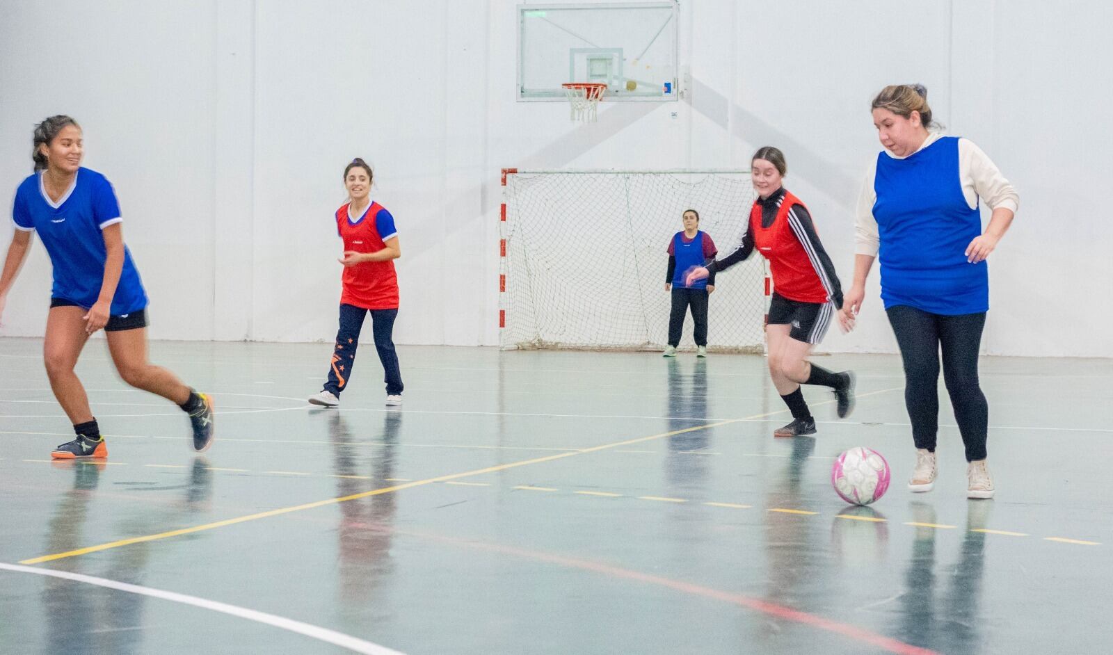 Ofrecen en Tierra del Fuego actividades deportivas y creativas gratuitas