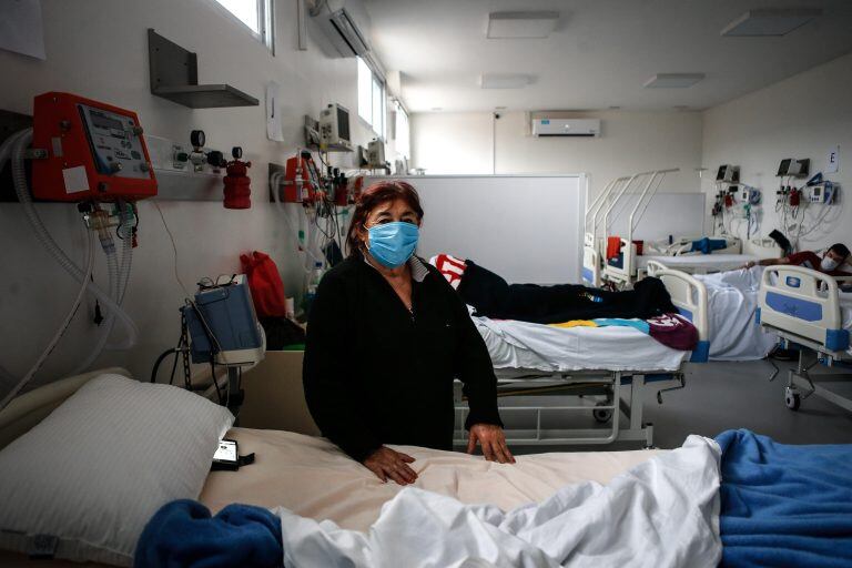 Ana Corvalan posa el pasado miércoles 24 de junio en la Unidad de Terapia de COVID-19 del Hospital de Agudos en Ezeiza, en la Provincia de Buenos Aires (Argentina). (Foto: EFE/Juan Ignacio Roncoroni)