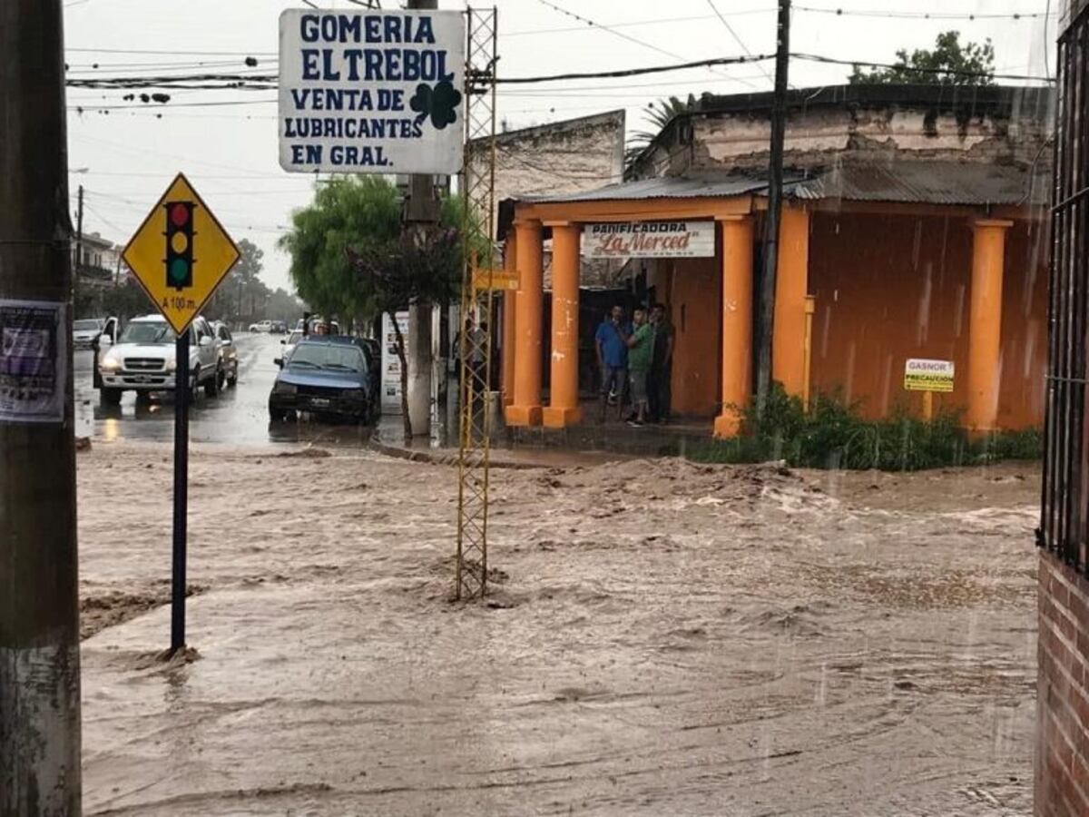 Por las intensas lluvias, está cortada la ruta nacional 68