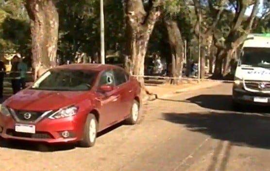 Salidera bancaria en el banco Macro frente a Plaza Alberdi. (Captura El Tres)