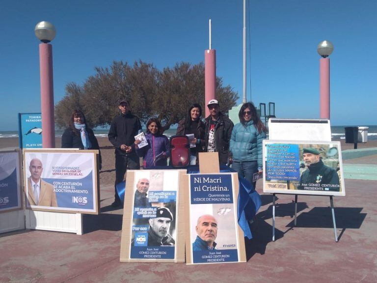 Los militantes del Frente NOS realizan habitualmente actividades en los espacios públicos.