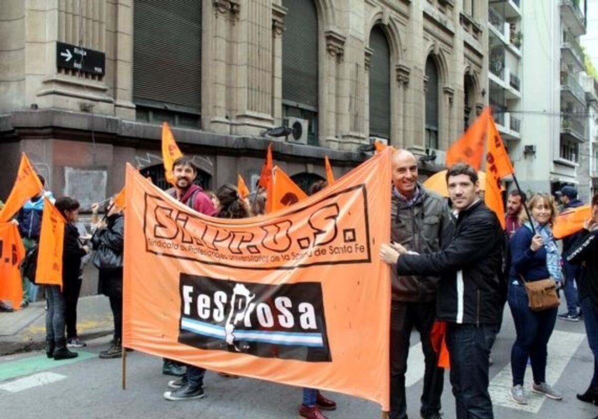 Profesionales de la salud van al paro en rechazo de aumento salarial