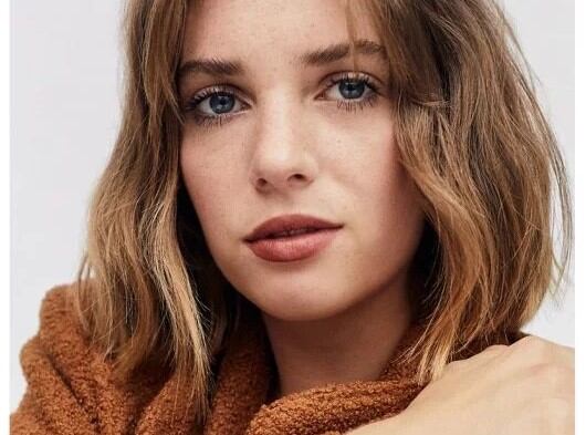 Maya Hawke (Web)