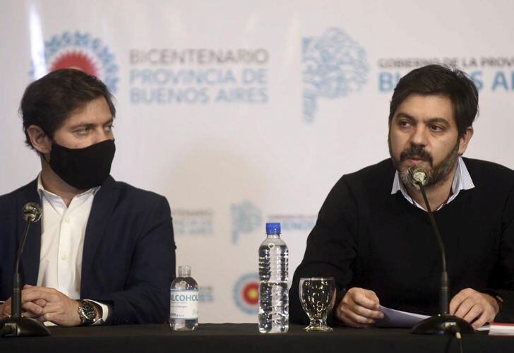 El gobernador de la provincia de Buenos Aires, Axel Kicillof, junto a su jefe de Gabinete provincial, Carlos Bianco\u002E (Prensa Gobernación)