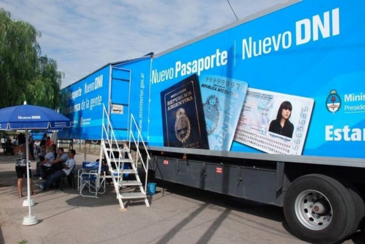 El camión para tramitar el DNI y el pasaporte ya está en Carlos Paz