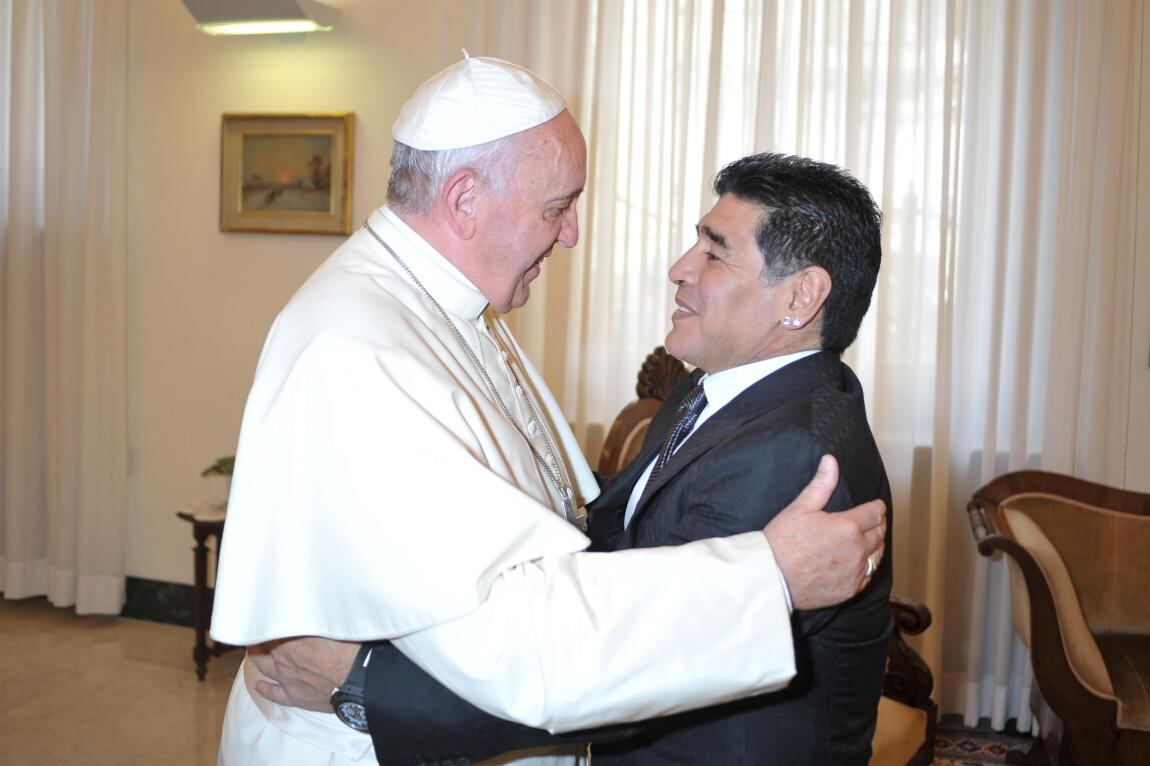 El Papa recordó el encuentro que tuvo con el "Diez". 