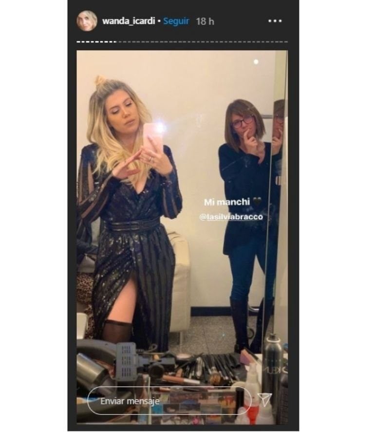 Wanda Nara posó con un vestido que la traicionó: el tajo dejó ver más de lo esperado