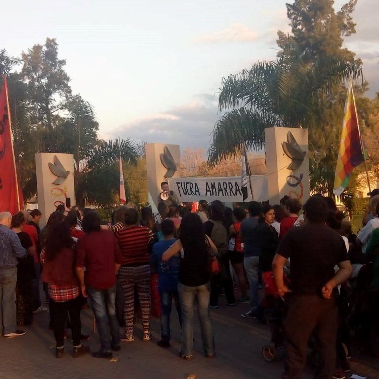 Marcha en contra de ambientalistas
Crédito: Facebook S. Chesini