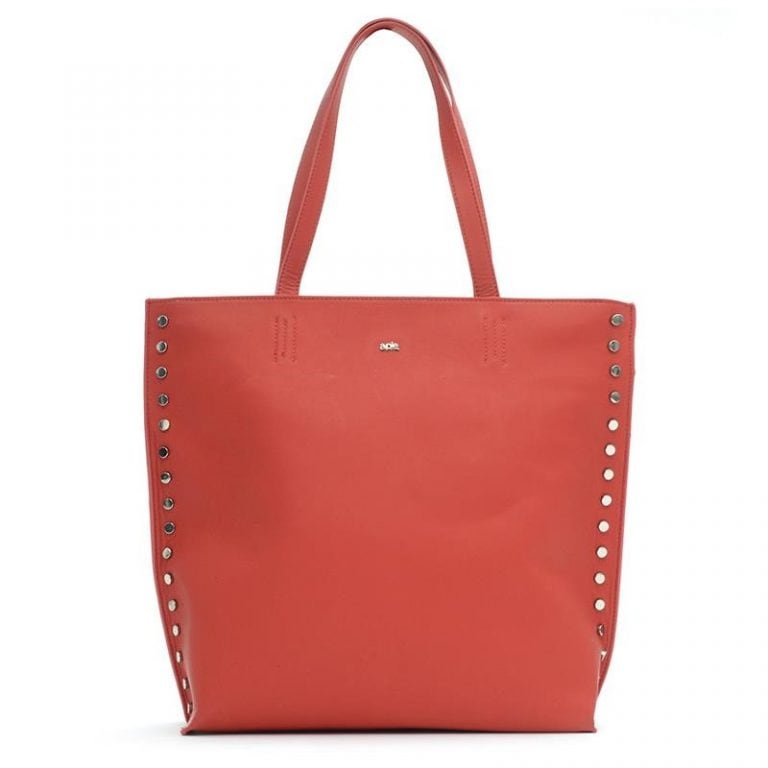 Cartera en rojo (123RF)