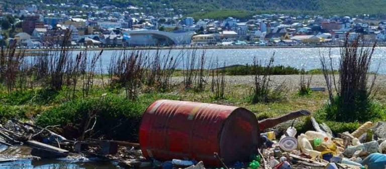 Contaminación Bahia Ushuaia