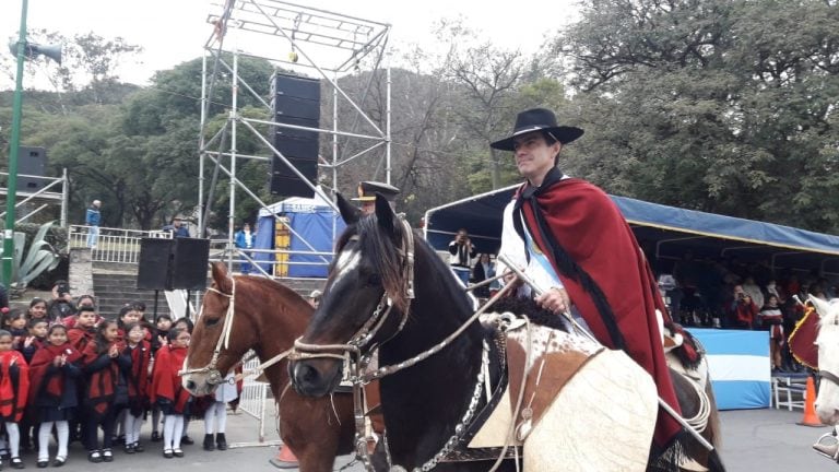 Juan Manuel Urtubey durante los actos en honor a Güemes. (VíaSalta)