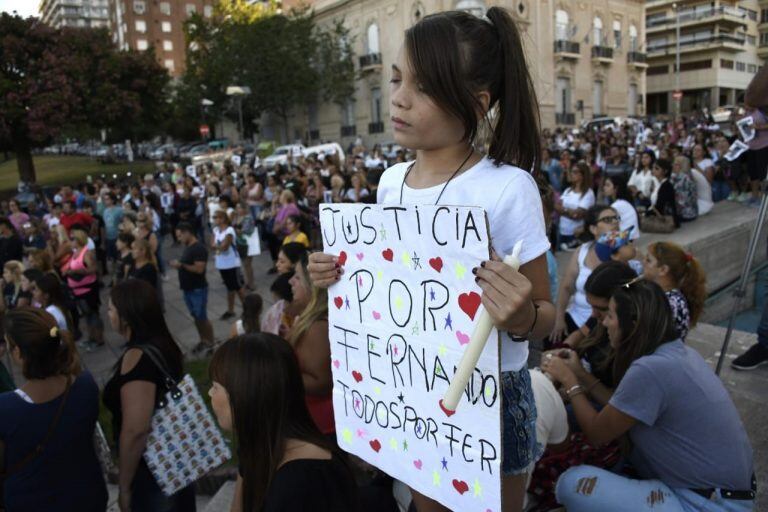 Emotivo pedido de Justicia por Fernando en el Monumento a la Bandera (Juan José García)