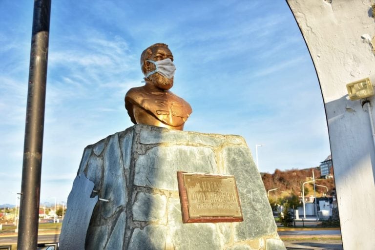 Monumentos con Mascarillas faciales