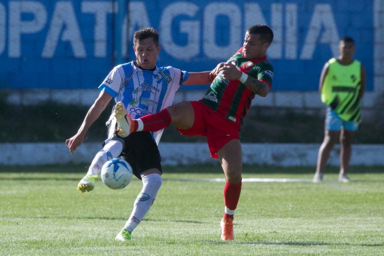 Es el quinto partido que no logra ganar el equipo que dirige Valdebenito (Río Negro)