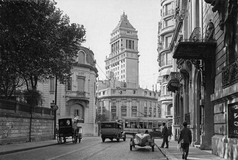 Versión original a blanco y negro (Twitter/@Argentinaacolor)