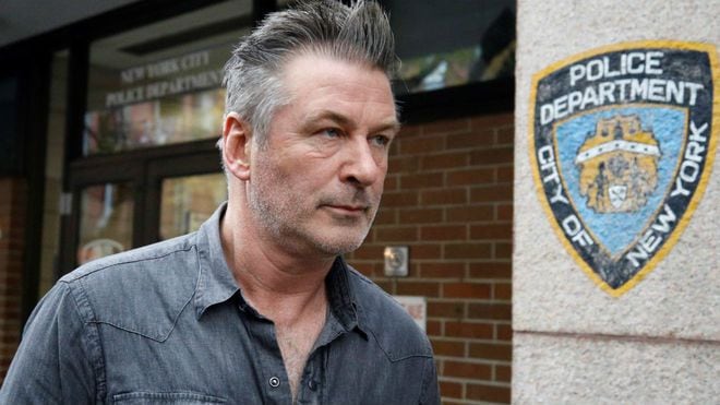 Según una reconocida revista, Alec Baldwin piensa en retirarse por un tiempo de la actuación.