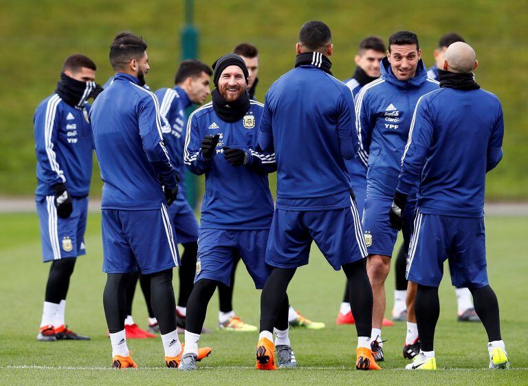 Lionel Messi ya se entrenó con la Selección en Manchester. Foto: REUTER.