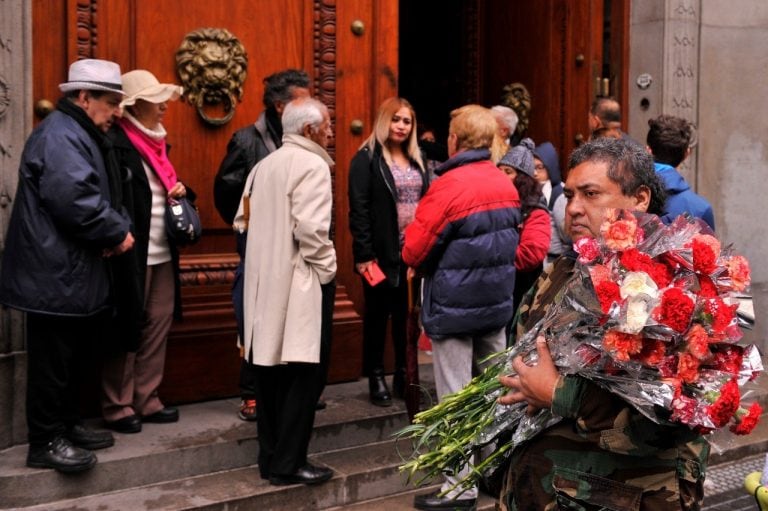 El último adiós a Cacho Castaña. (Clarín)