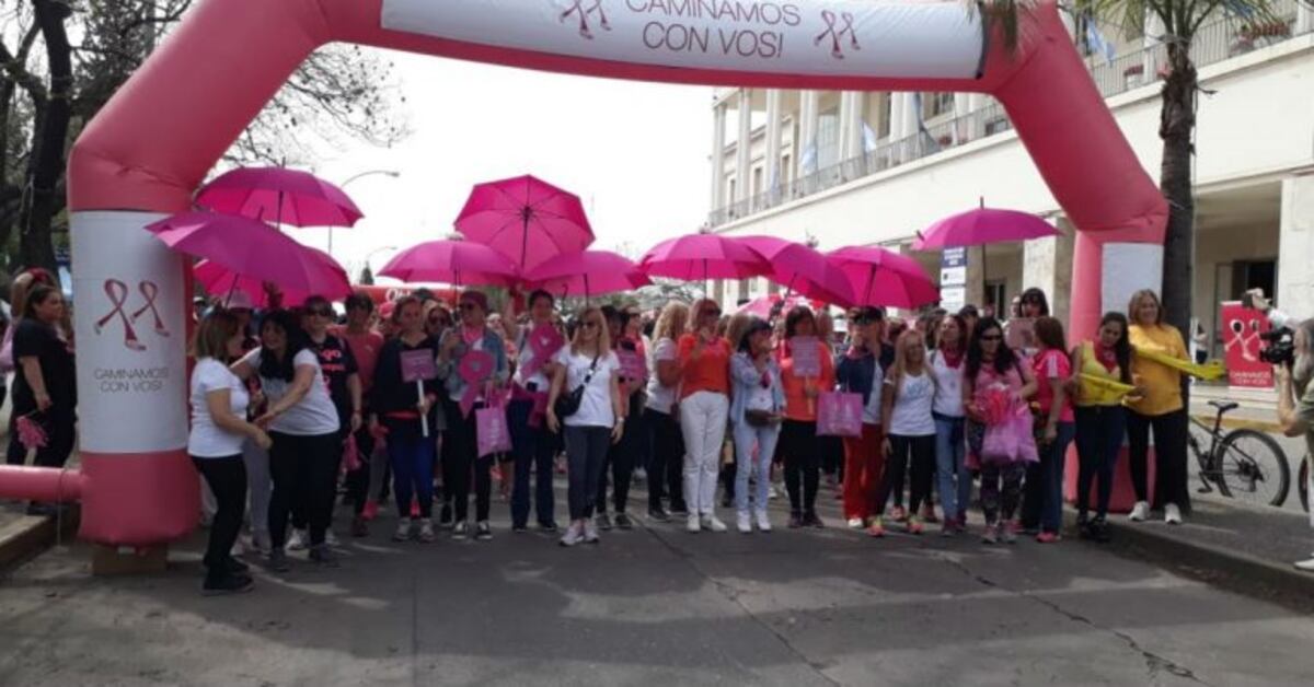 Córdoba: Caminamos con vos, la caminata contra el cáncer de mama fue un éxito