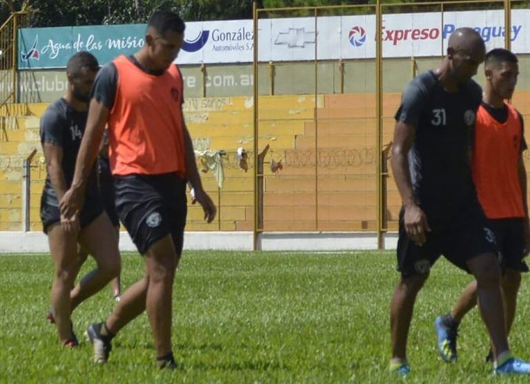 Entrenamiento de Crucero durante la semana. (Club)