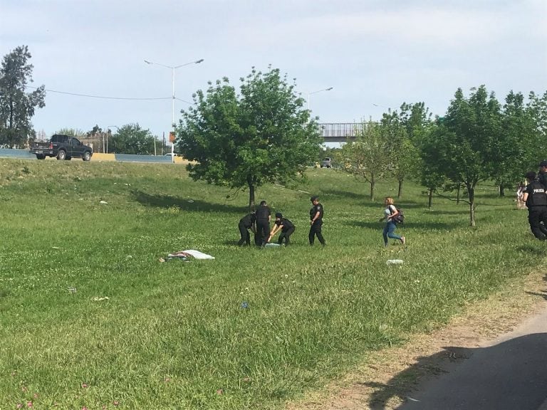 El crimen se produjo este miércoles cerca de las 14.30 en Circunvalación y Mendoza. (Muriel Yadanza)