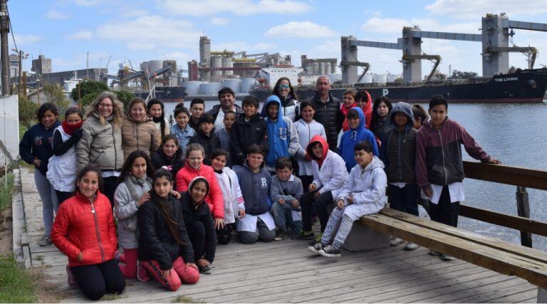 Alumnos de Visita en Puerto Quequén - 1