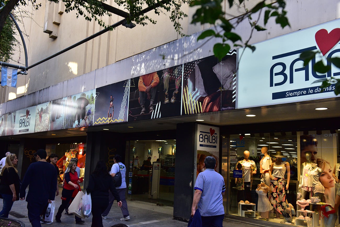 Locales comerciales del centro de la ciudad de Córdoba. 