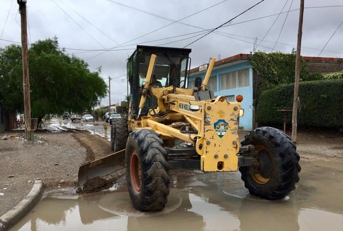 Realizaron trabajos para drenar las aguas acumuladas en Trelew.