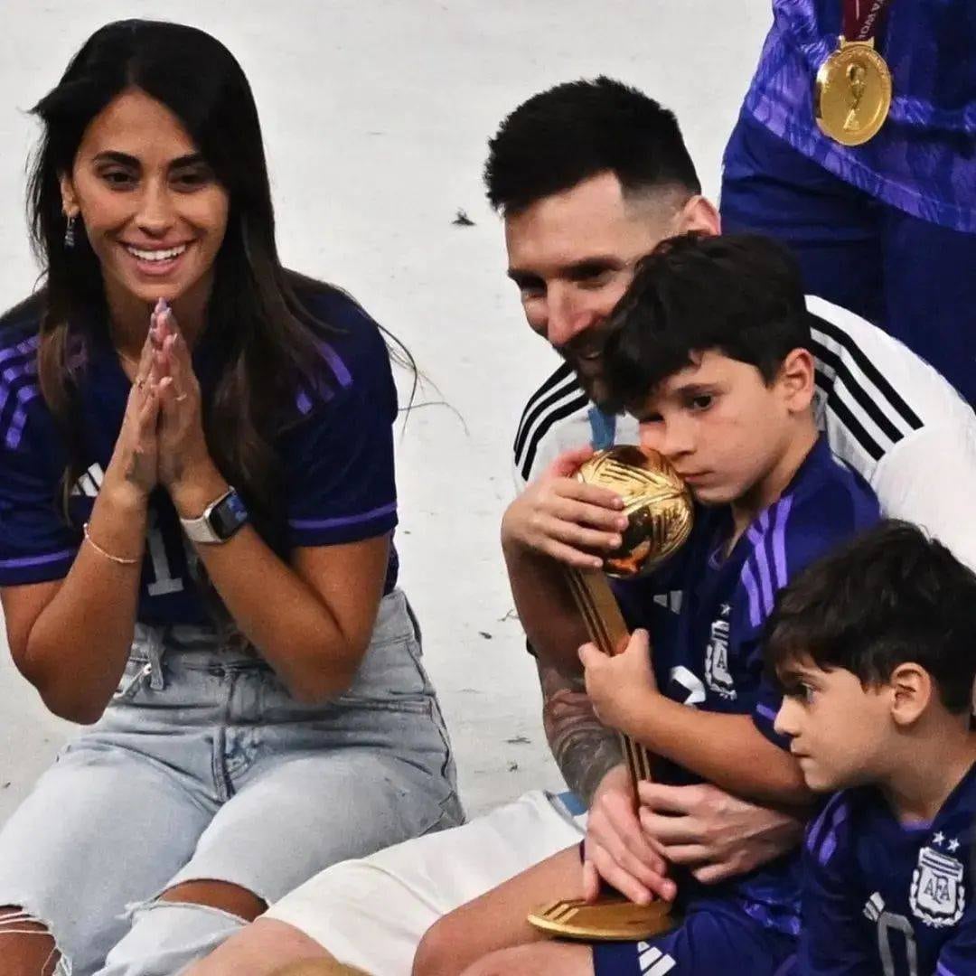 Lionel Messi y la alegría de su familia con Argentina campeona del Mundo.