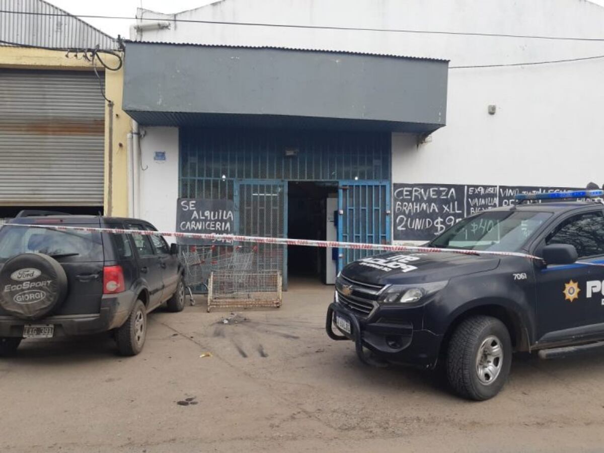 Asalto en un súper chino derivó en un enfrentamiento con la policía y murió un delincuente