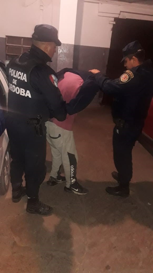 Detenido e imputado por robo en grado de tentativa.