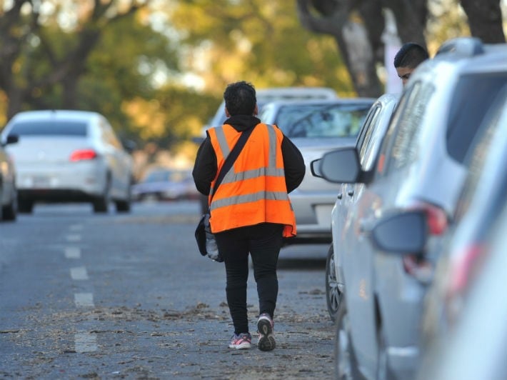 Varias agrupaciones de “naranjitas” buscan ser reconocidas por la Municipalidad, y que se regule su trabajo.