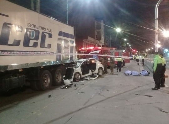 Accidente fatal en Quilmes: murieron tres adolescentes (Web)