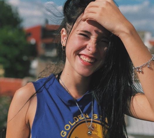 Carito, la chica que tuvo la discusión con la mujer en la línea 88. (@caritomuller_)