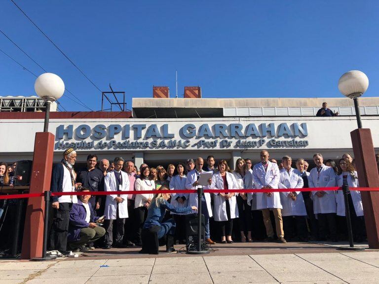 Empleados del hospital Garrahan dieron una conferencia de prensa por el caso del pediatra pedófilo. (Federico López Claro)