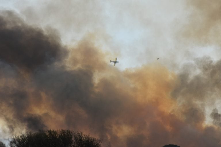 Incendio autopista Córdoba - Carlos Paz.