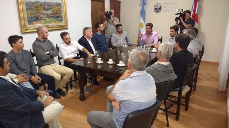 Estuvieron presentes autoridades de la Asociación Argentina de Golf, del Alta Gracia Golf Club y varios jugadores que lograron el ascenso a Primera