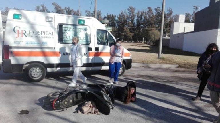 Accidente en Arroyito entre una motocicleta y un automóvil