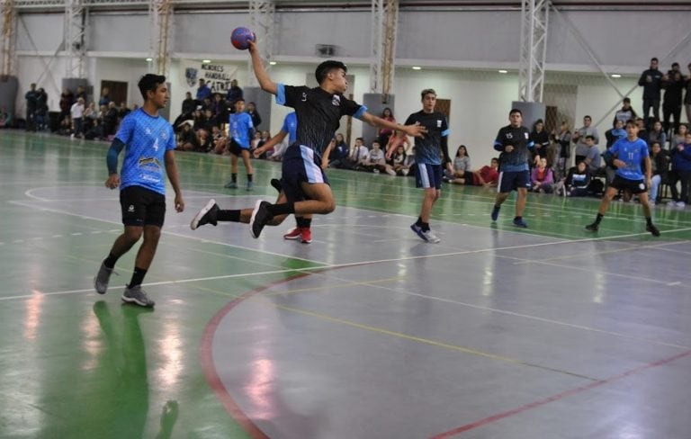 Correa Vargas Ayrton, jugador de club Centro Galicia Handball Ushuaia.