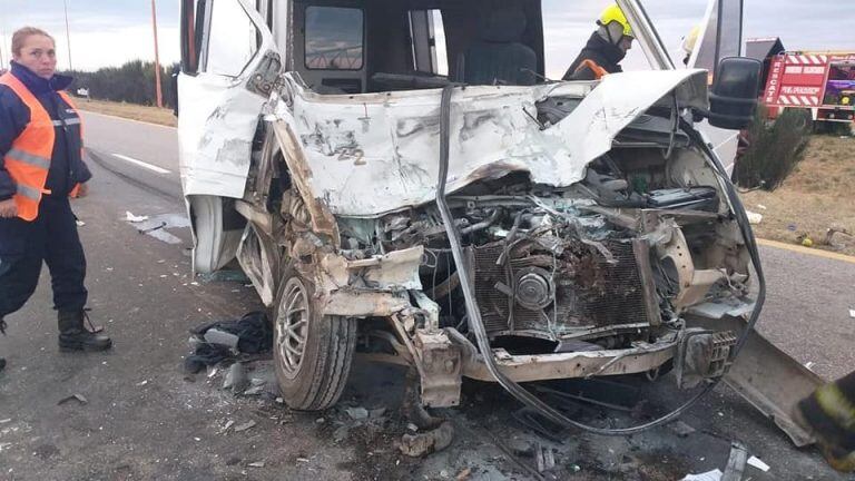 La traffic impactó de atrás a un camión. Foto: Policía de San Luis.