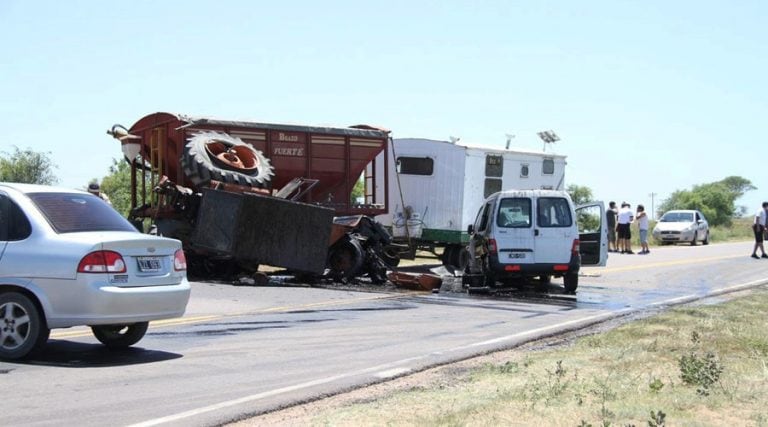 Los vehículos quedaron atravesados sobre la ruta (Infopico)