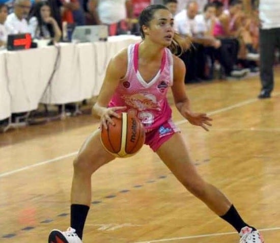 Abril Ramírez, jugadora de Las Heras Básquet a la selección U18.