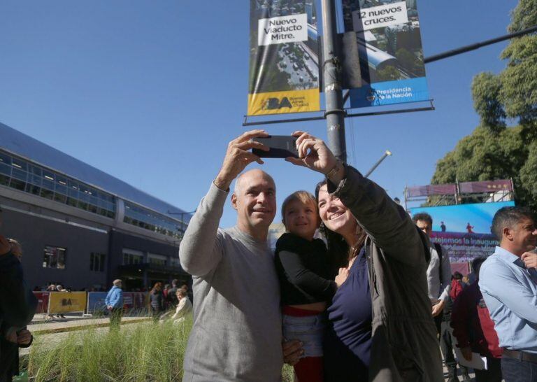 Inauguración del Viaducto Mitre con un espectáculo gratuito en Barrancas de Belgrano, en Buenos Aires (Foto: @GENTEDEMEDIOSok)