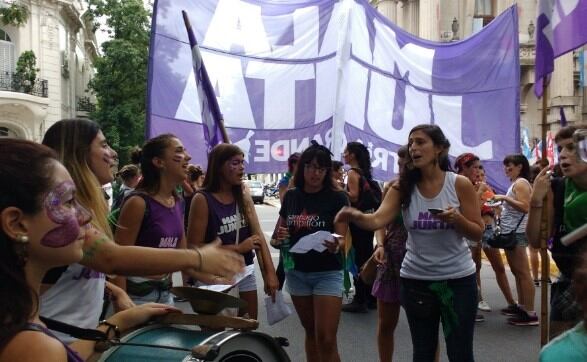 Marcha de mujeres del 8 M 2017 en Rosario